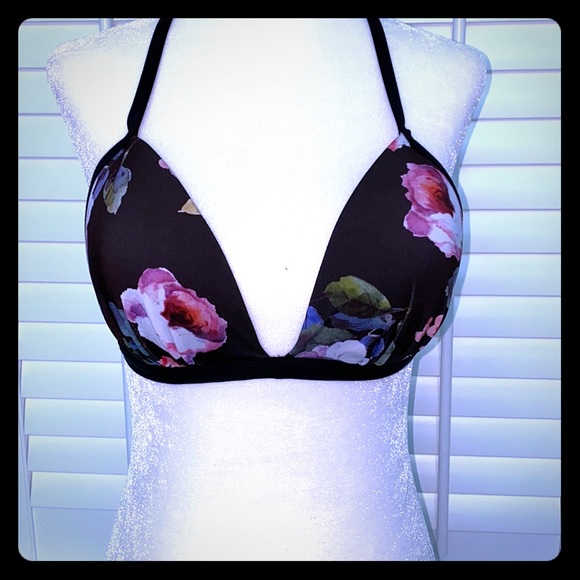 Gianni Bini Other - Gianni Bini Bikini Top 32C